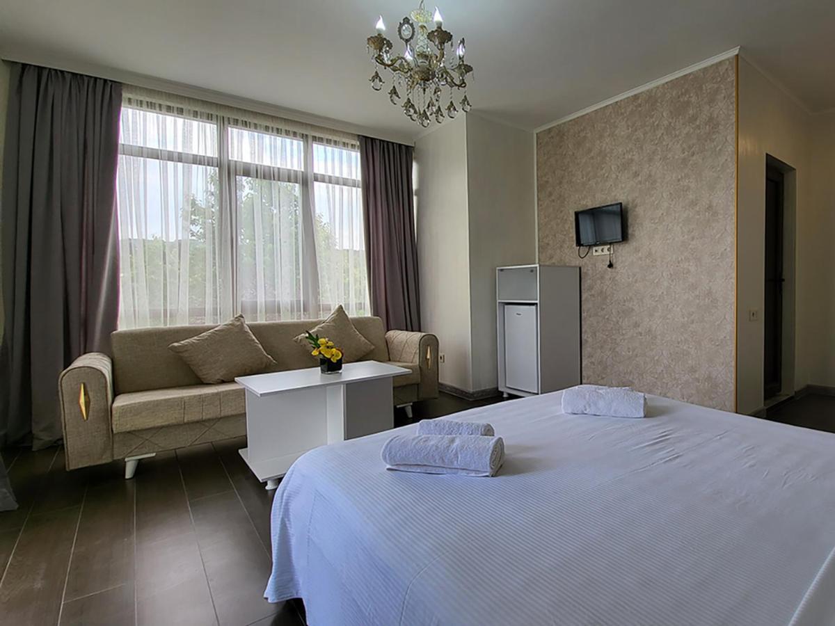 Mite Hotel Chakvi Eksteriør billede