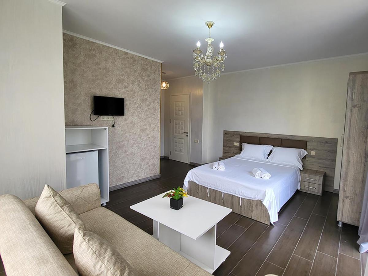 Mite Hotel Chakvi Eksteriør billede