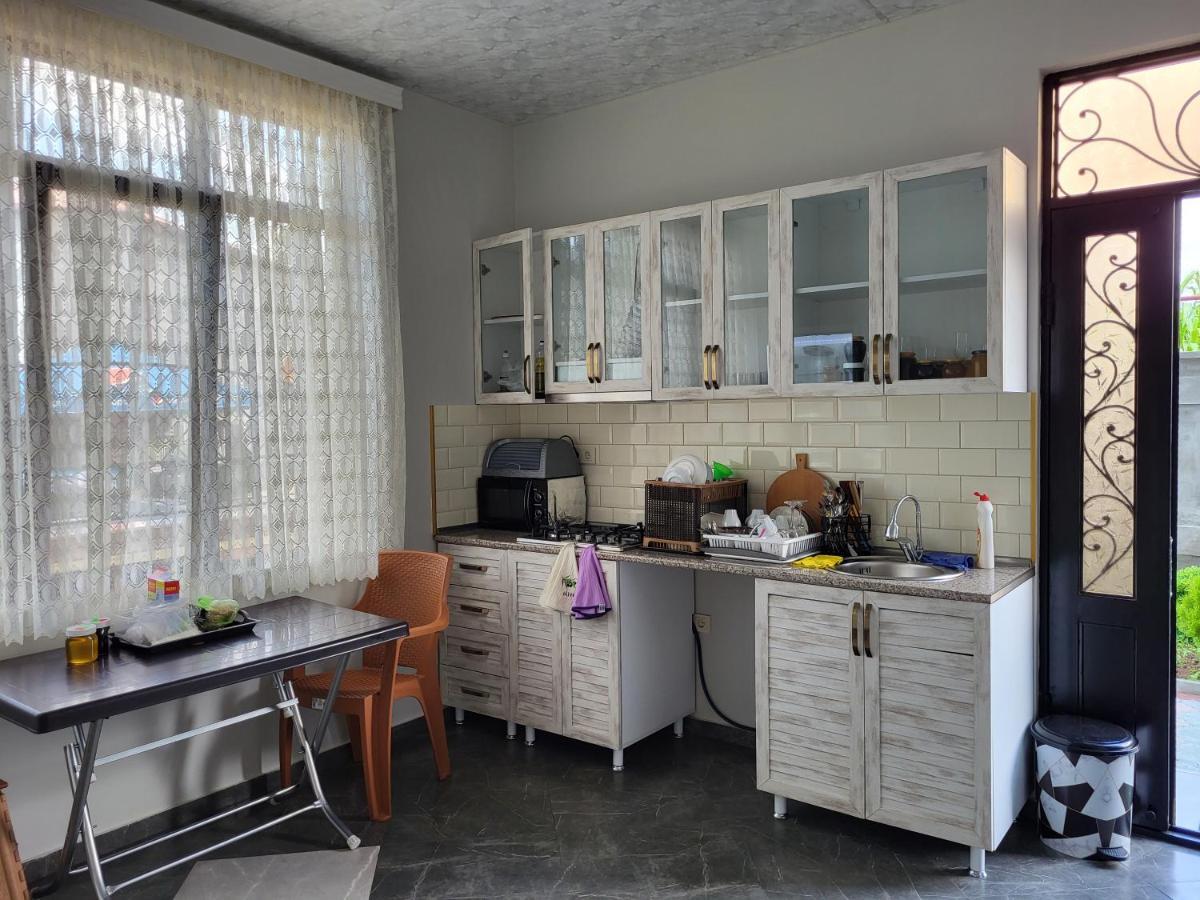 Mite Hotel Chakvi Eksteriør billede
